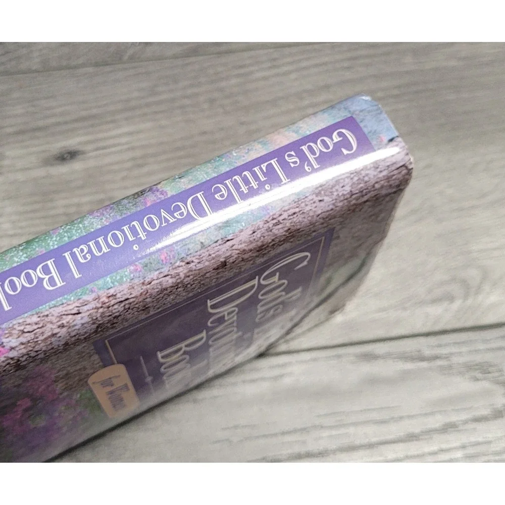 God's Little Devotional Book For Women (Hardcover Book)
